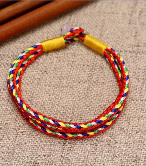 Vòng chỉ đỏ Tây Tạng may mắn tết nhiều sợi