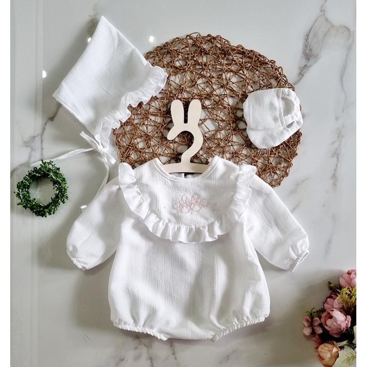 Body Trắng Cổ Thêu Cho Bé Gái 3 Đến 12kg, Bodysuit Bé Gái Kèm Nón Và Giày Chất Đũi Xốp