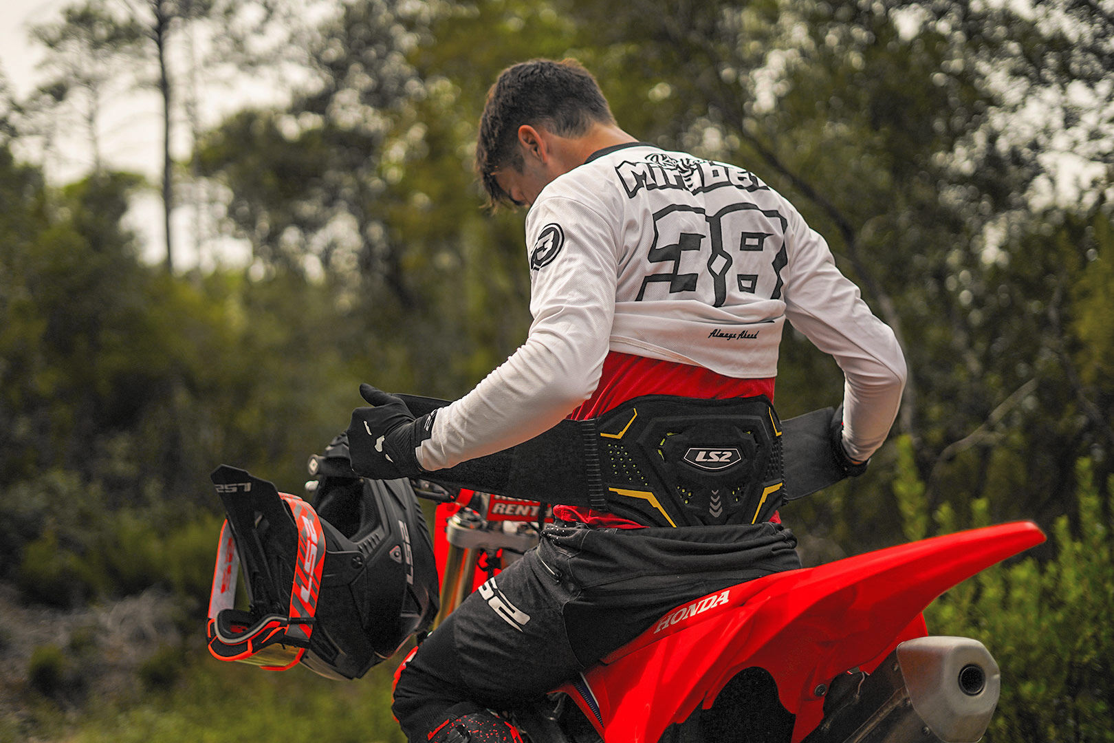Đai LS2 Koku Kidney bảo vệ lưng dưới cho người đi Moto xe máy