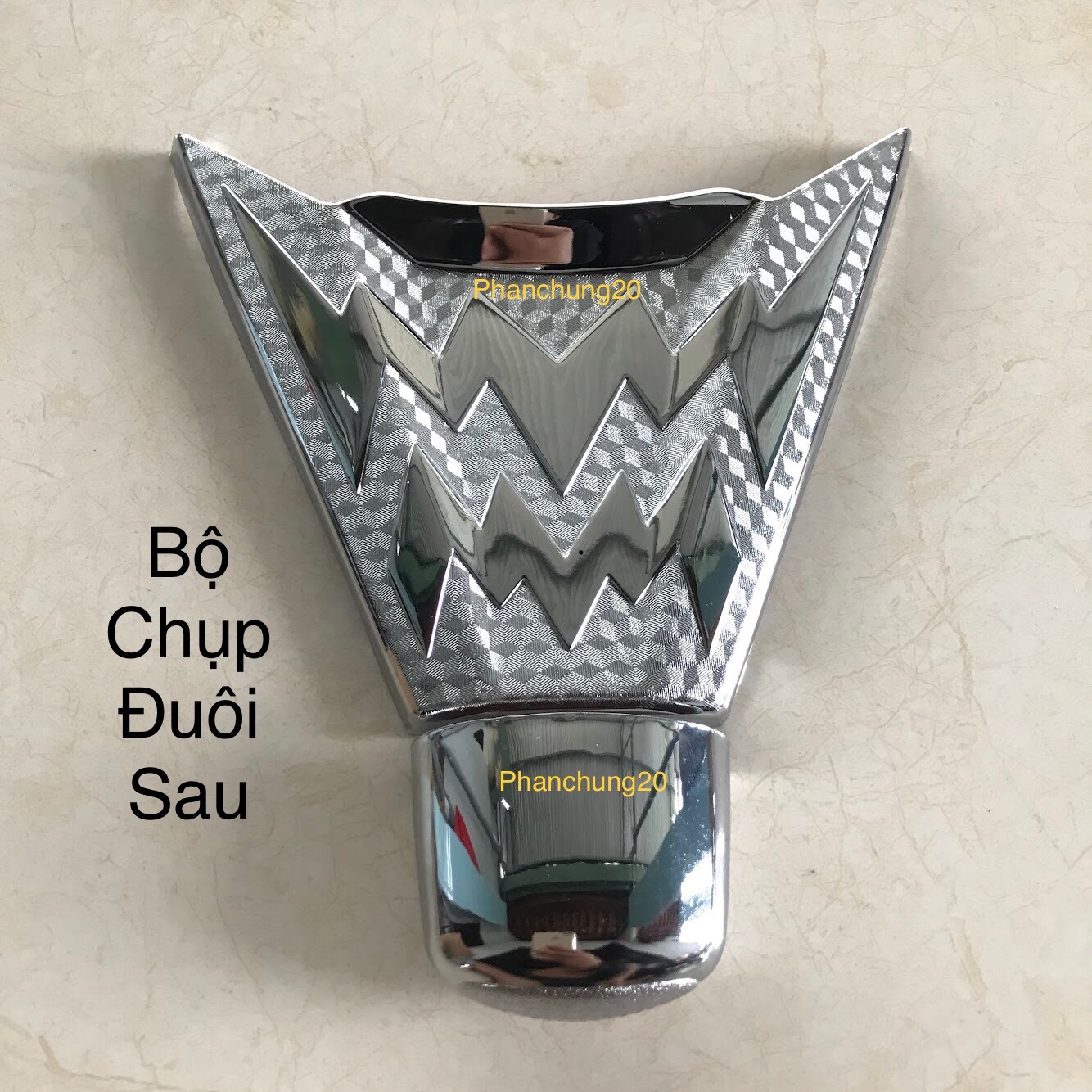 BỘ CHỤP ĐUÔI SAU BIỂN SỐ DÙNG CHO ĐỜI XE NVX 2021 2022 2023 2024 - V2 CROM