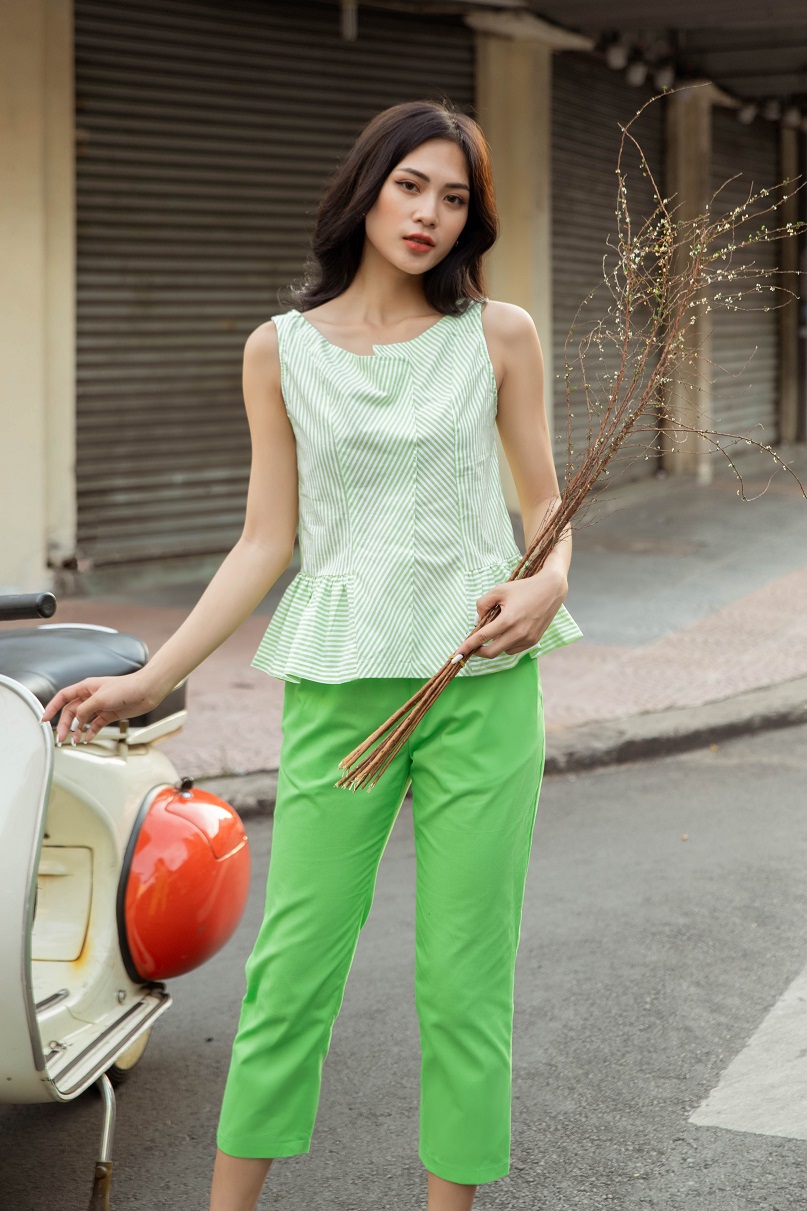 Đồ bộ dài sọc xanh lá cổ lệch quần trơn
