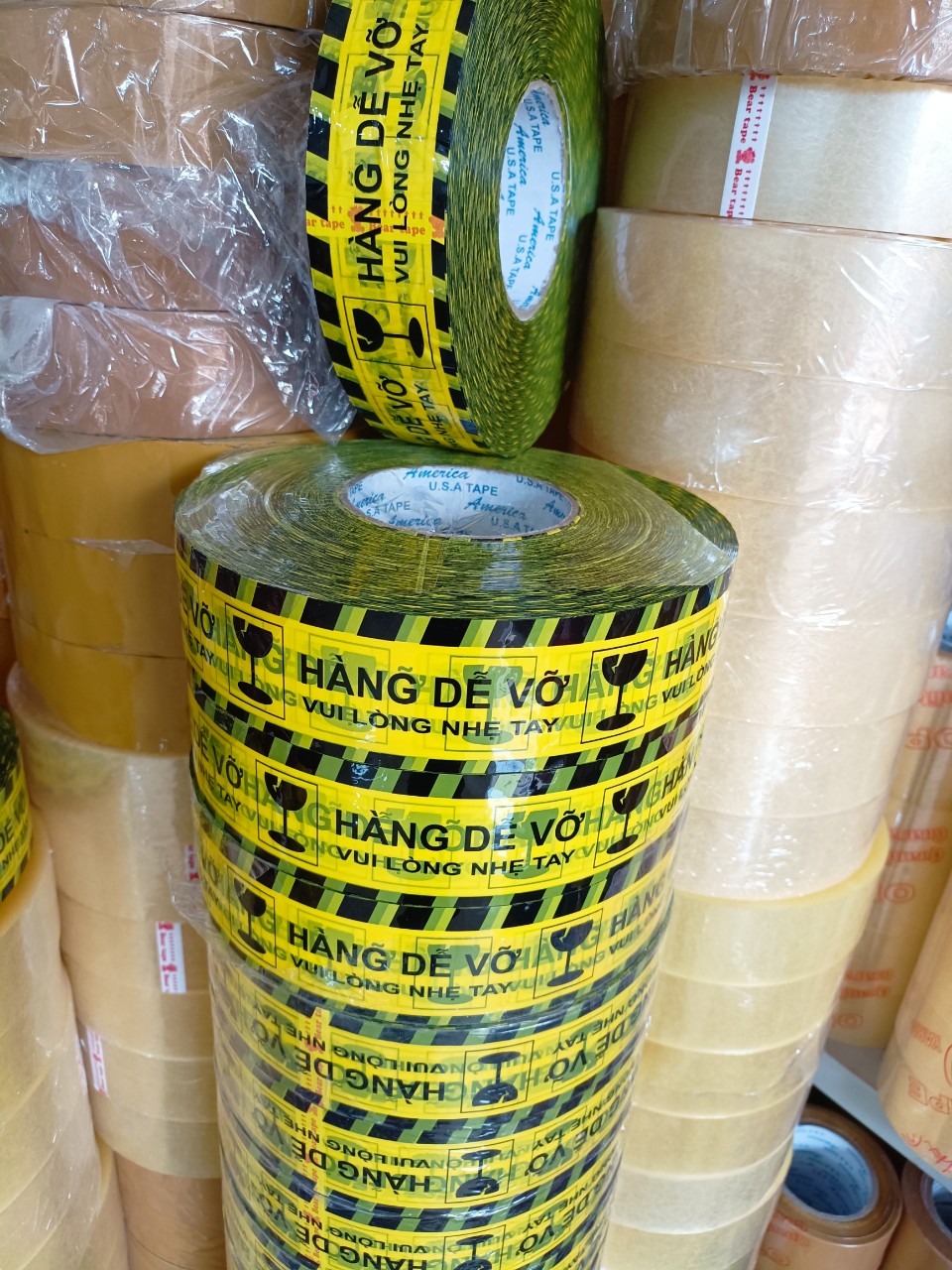 1 cuộn băng keo in chữ hàng dễ vỡ, cuộn to loại 1kg/cuộn