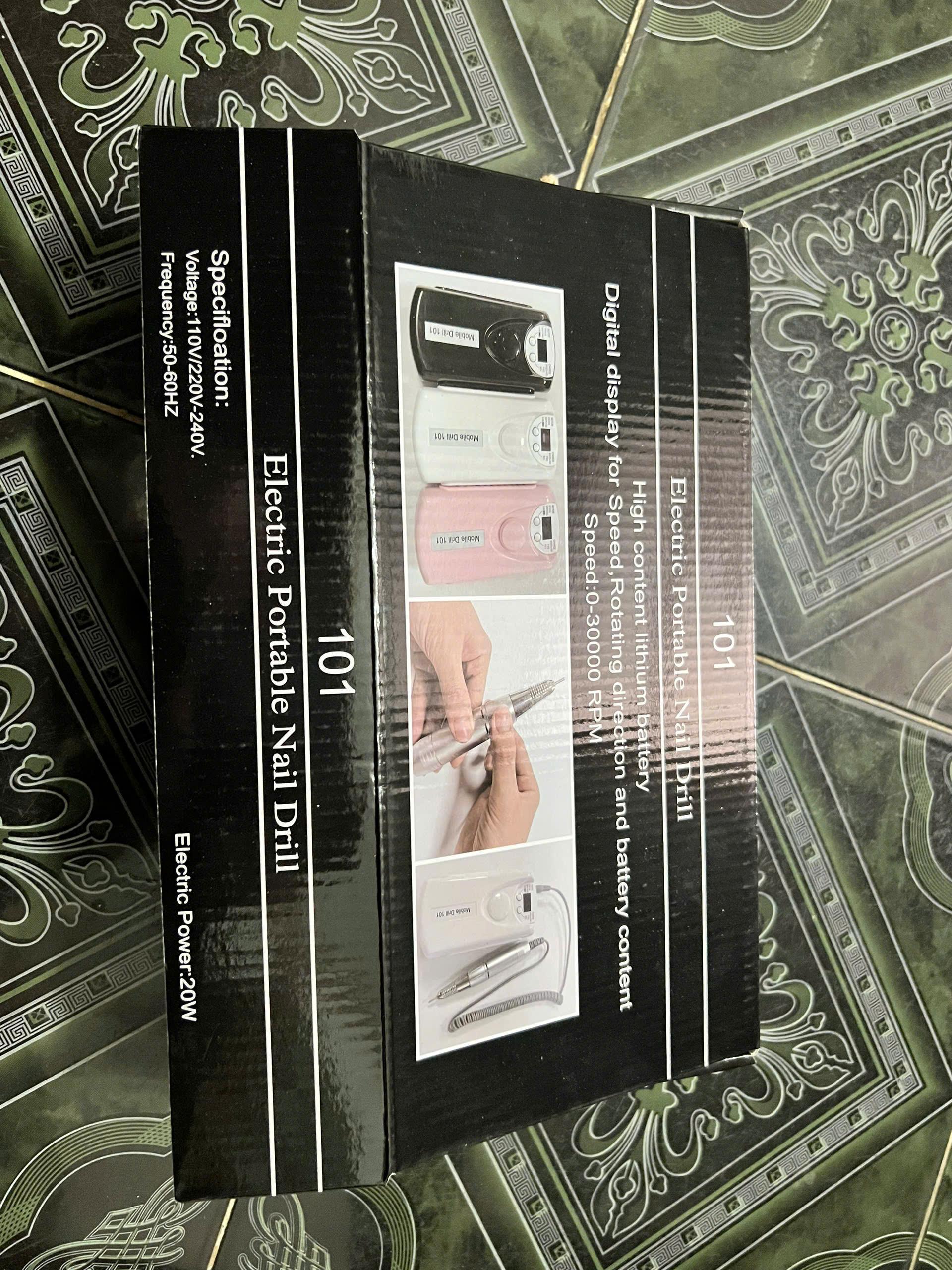 Máy Mài Móng Tích Điện Drill 101 Tay Cầm Trắng Nhẹ Tay Chạy Êm, Tích Điện Lâu, Kèm 6 Đầu Mài, Hiển Thị Pin, 30000 Vòng/Phút