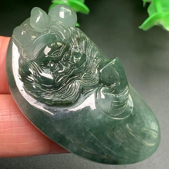 Mặt Chung quỳ trừ tà bình an phong thủy ngọc cẩm thạch/Ngọc phỉ thúy tự nhiên cao cấp
