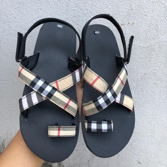 dép sandal nữ ( đế đen quai ca rô sọc vàng ) size có từ 35 nữ đến 40 nữ size khác nhắn tin chọn thêm