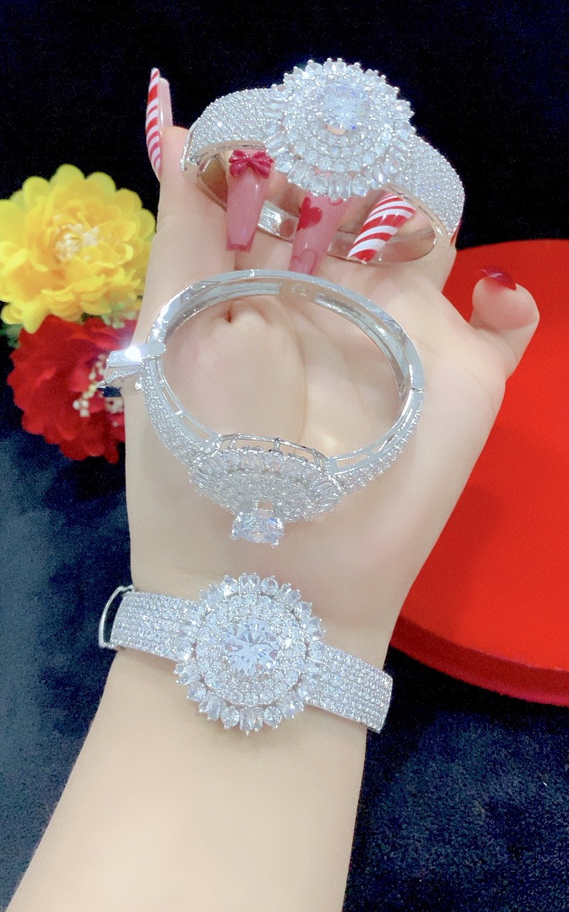 Vòng tay nữ đính xoàn mạ bạch kim siêu xinh EP204