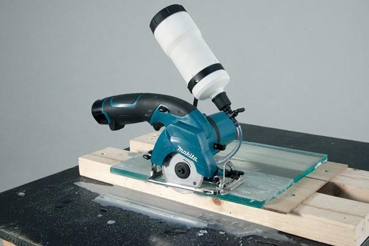 THÂN MÁY CẮT GẠCH PIN 10.8V 85MM MAKITA CC300DZ - HÀNG CHÍNH HÃNG