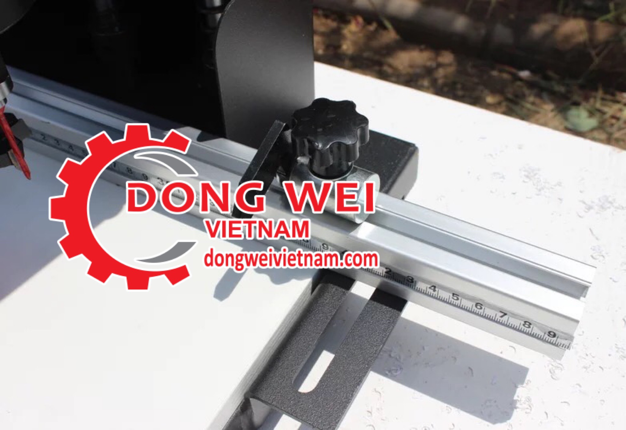 Máy khoan bản lề để bàn