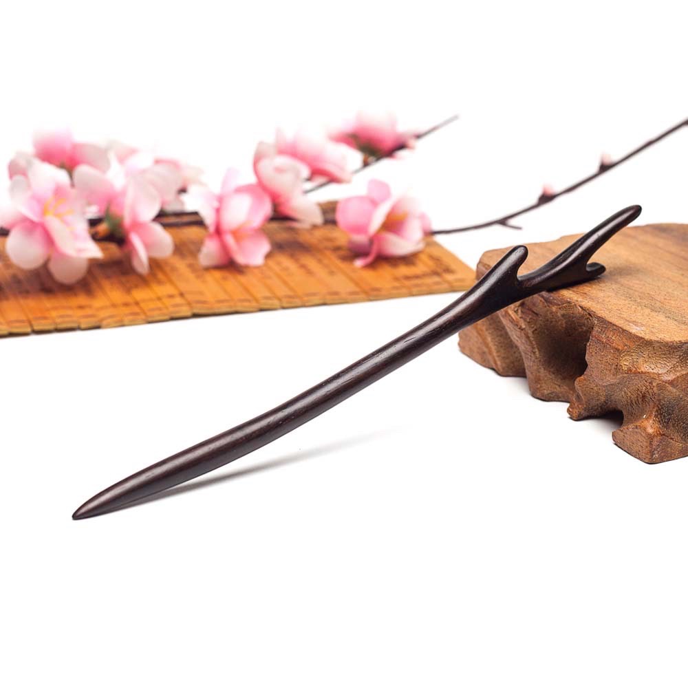 TRÂM CÀI TÓC SỪNG HƯƠU BẰNG GỖ MUN CÓ HỘP ĐỰNG