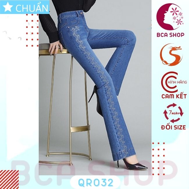 Quần jean nữ ống loe QRO32 ROSATA tại BCASHOP dáng dài có thêu dọc sườn, lưng cao 1 nút, phom chuẩn, chất liệu jean cao cấp - màu xanh