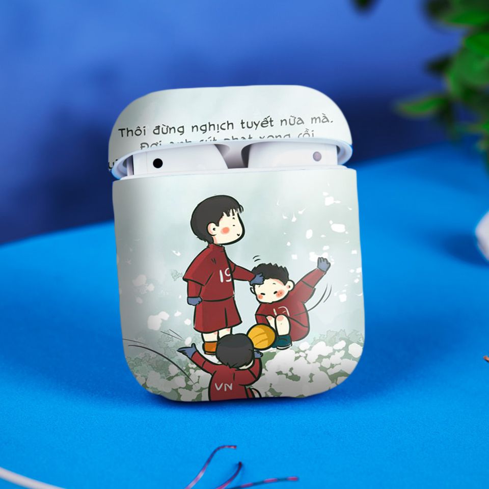 Miếng dán skin chống bẩn cho tai nghe AirPods in hình U23 Việt Nam trên tuyết - Chib015 (bản không dây 1 và 2)