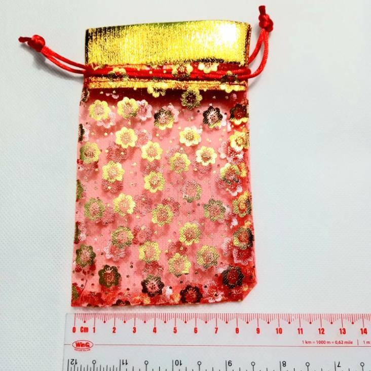 Túi voan đỏ kích thước 9x15cm có dây rút tiện lợi, đựng gạo muối, trang sức đem may mắn tài lộc bình an