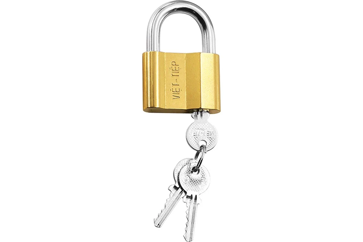 Ổ khóa cửa treo Việt Tiệp đồng vàng 01330 / 1466/38M / 0145M / 1466/52M / 0163M / 1466/66M chất liệu làm từ đồng màu vàng, là loại khóa thông dụng hiện nay tại các hộ gia đình - Thuộc loại khóa treo chìa