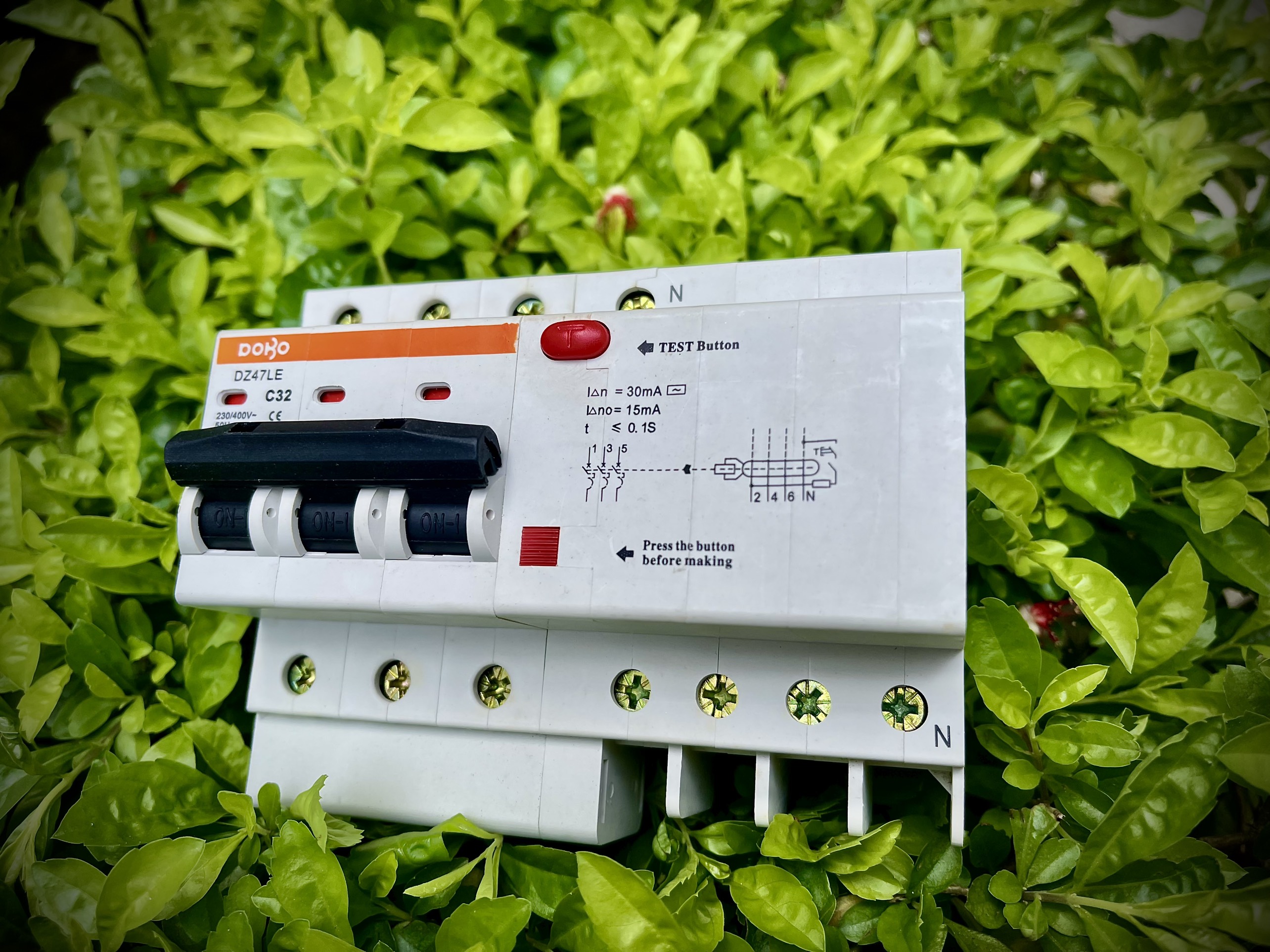 Cầu Dao Chống Giật 3 Pha Dobo Electric Korea (50A - 30mA - 380V) - Trắng