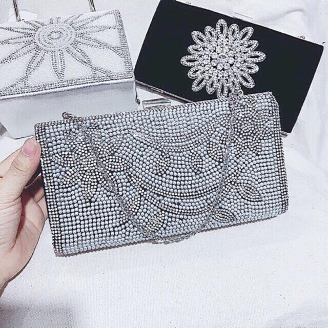 Ví cầm tay- clutch- nhung đen đính đá kèm 2 dây dài ngắn