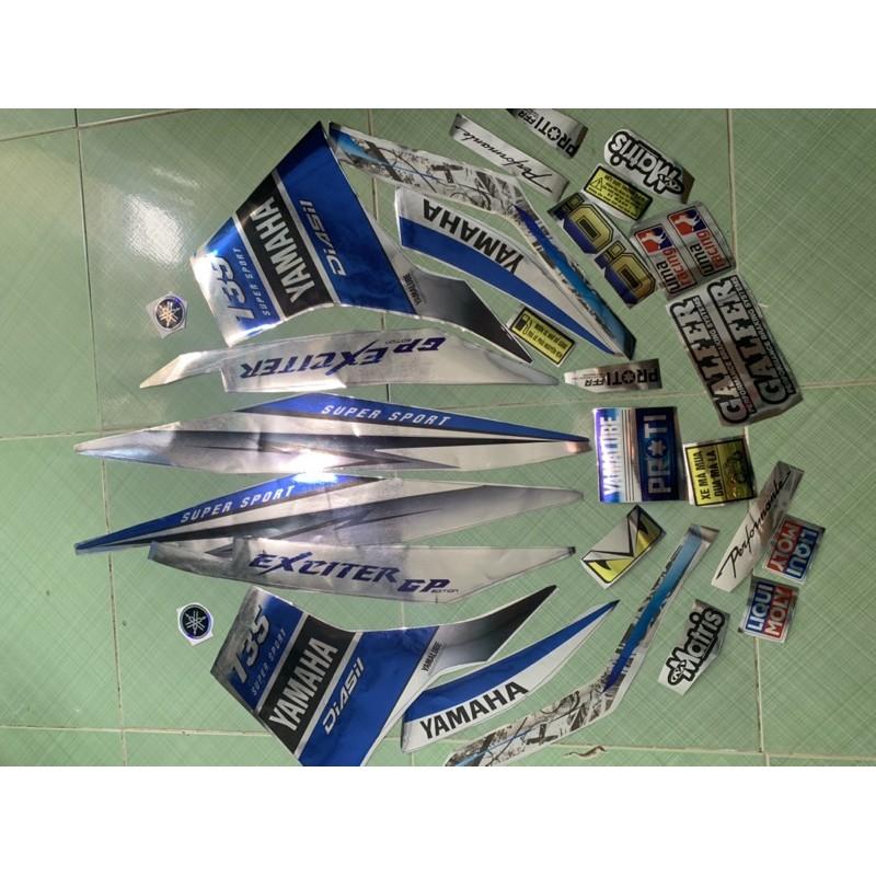 Tem exciter 135 yamaha bạc xanh crom