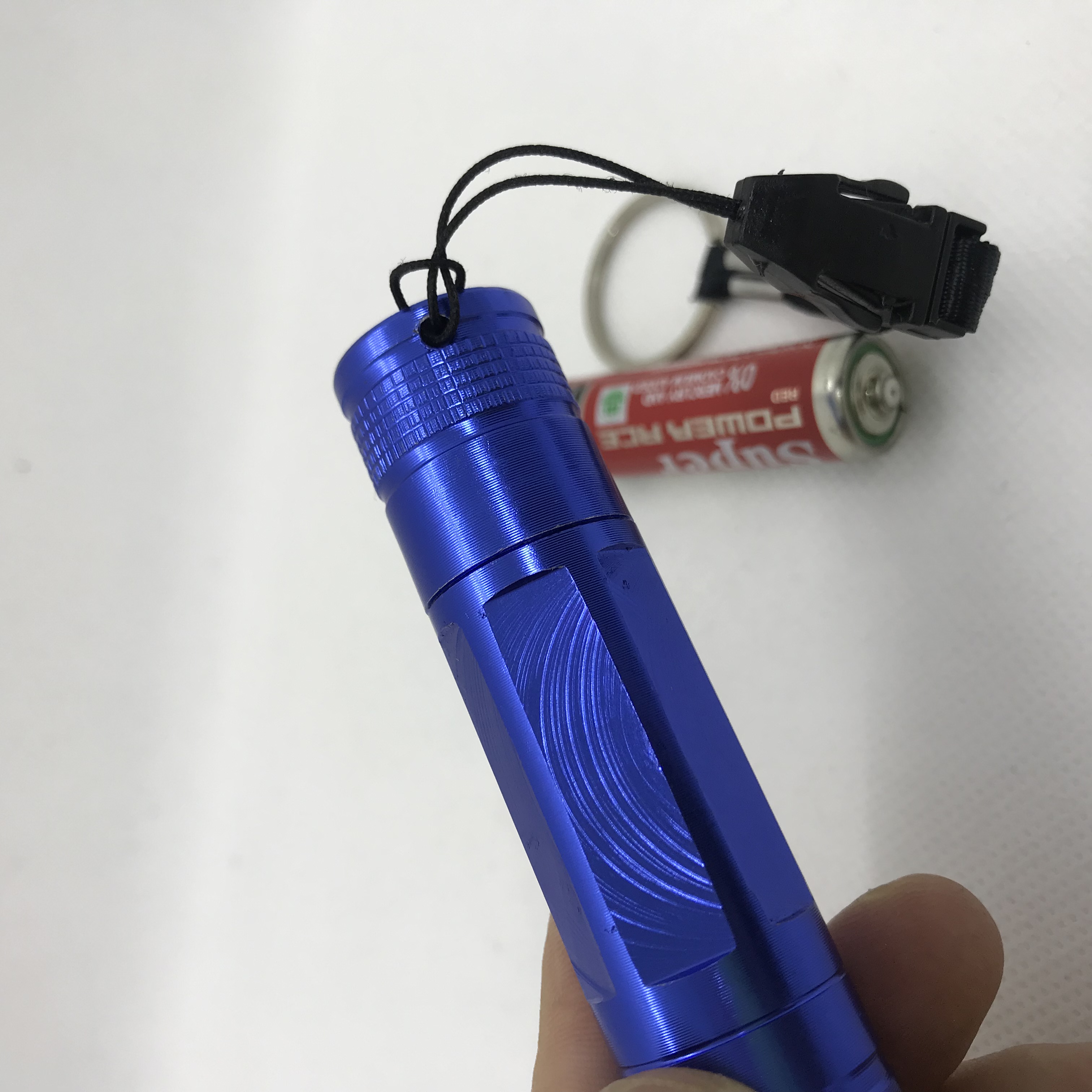 Đèn Pin Mi Ni bỏ túi siêu sáng Led 551 dùng pin AA ( tặng kèm pin)