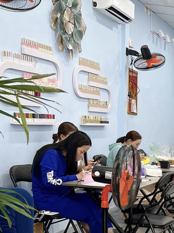 Combo 2 kệ chữ S trang trí phòng nail, cửa hàng spa