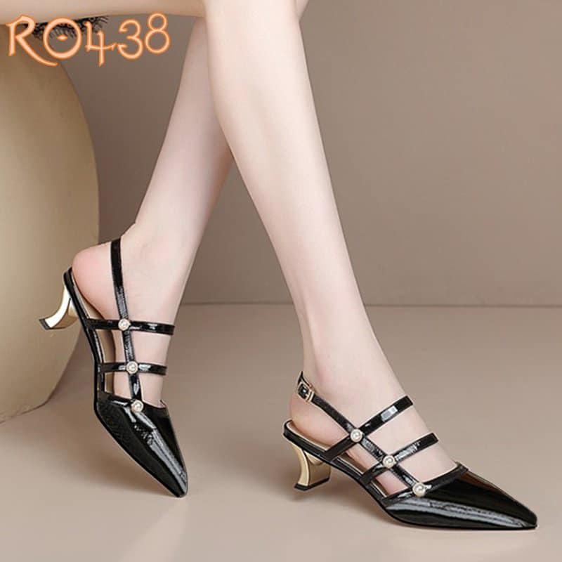 Sandal cao gót nữ, bít mũi, gót dẹp ROSATA RO438 cao 5p - Đen, Nâu - HÀNG VIỆT NAM - BKSTORE