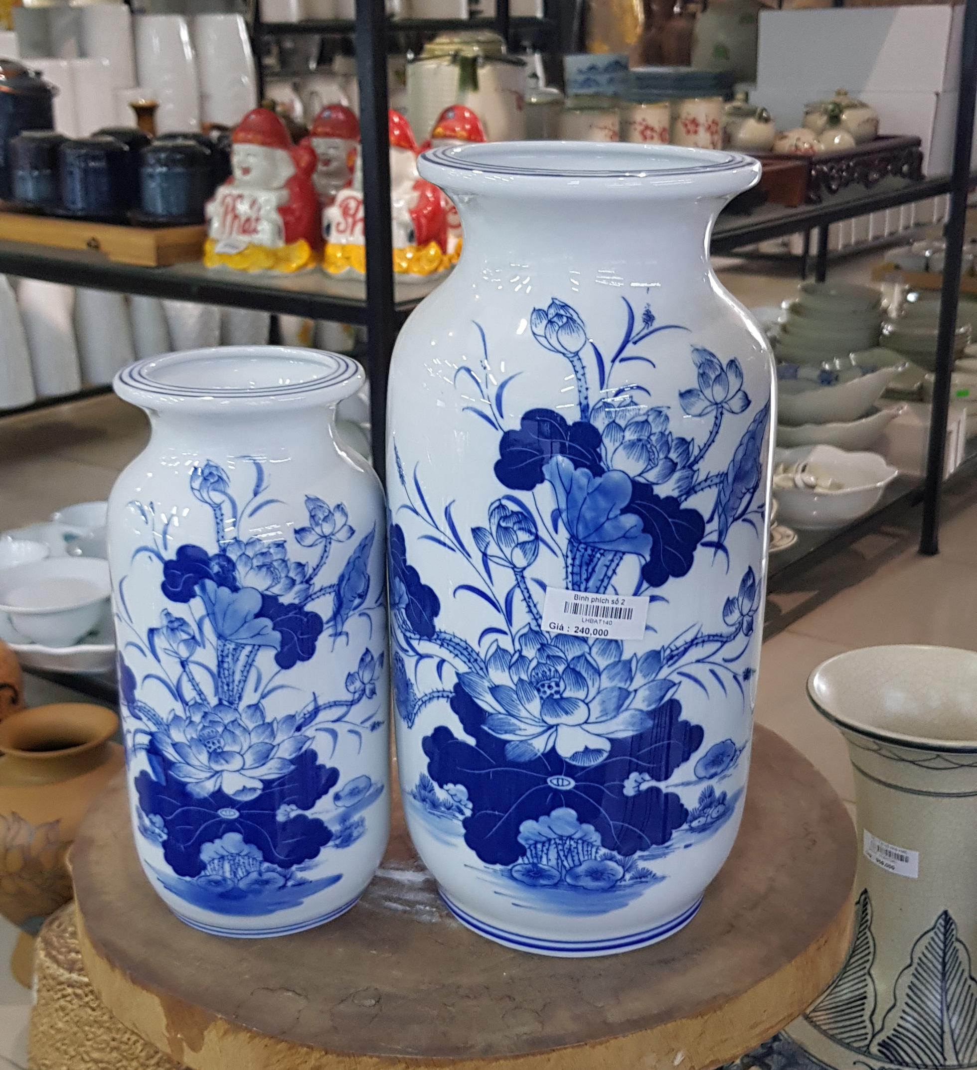 Lọ boa, bình bông men lam xanh vẽ sen cắm hoa thờ cúng - Gốm Bát Tràng