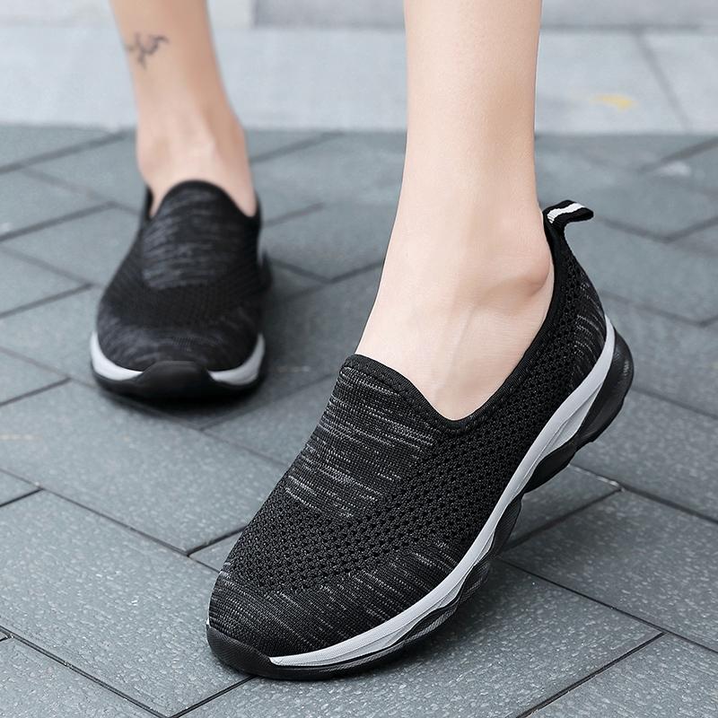 Giày Sneaker Thể Thao Nữ Màu Đen