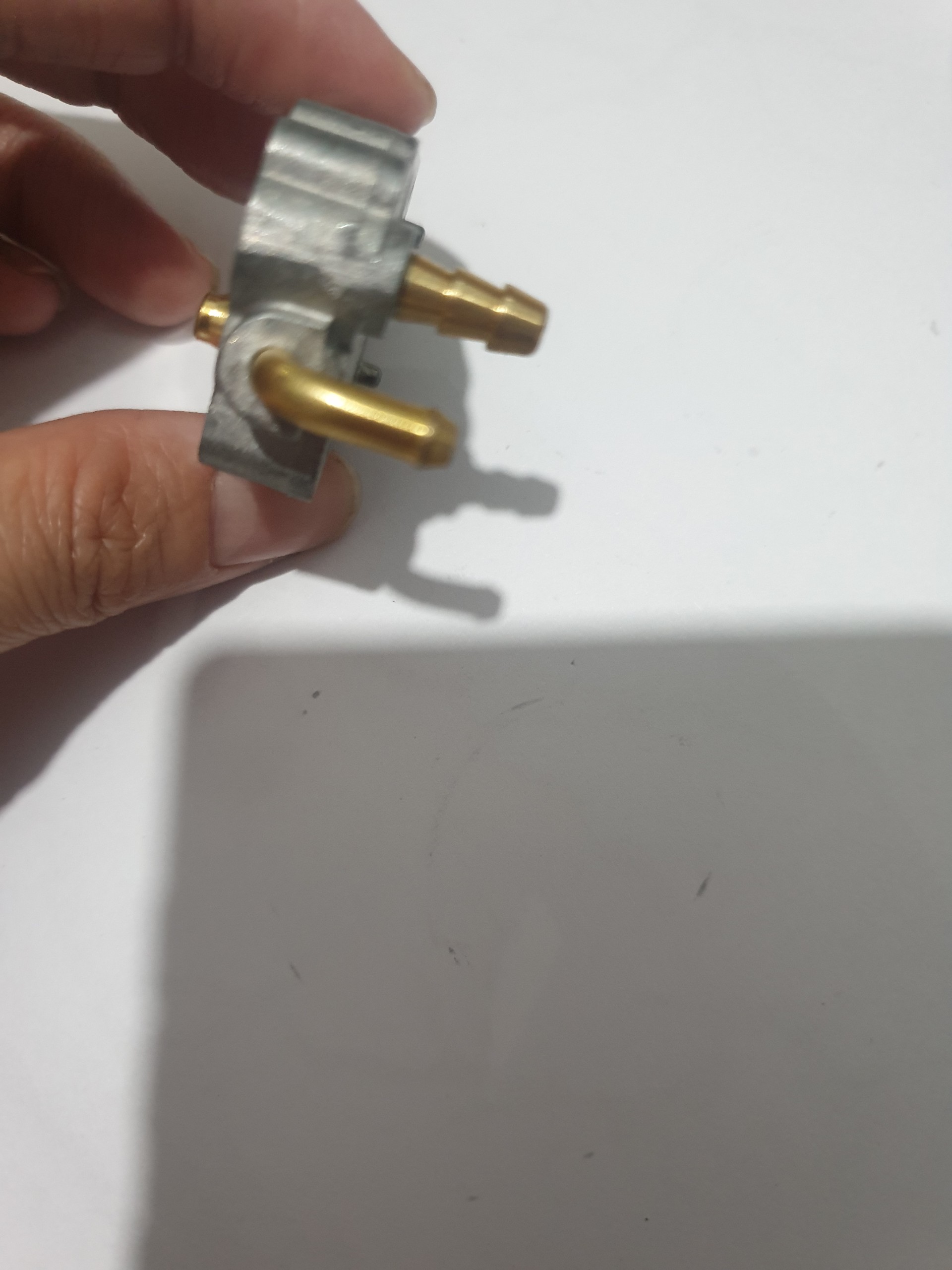 THỚT CHẾ BÌNH XĂNG CON MÁY CẮT CỎ 2 THÌ 260/330/430/143