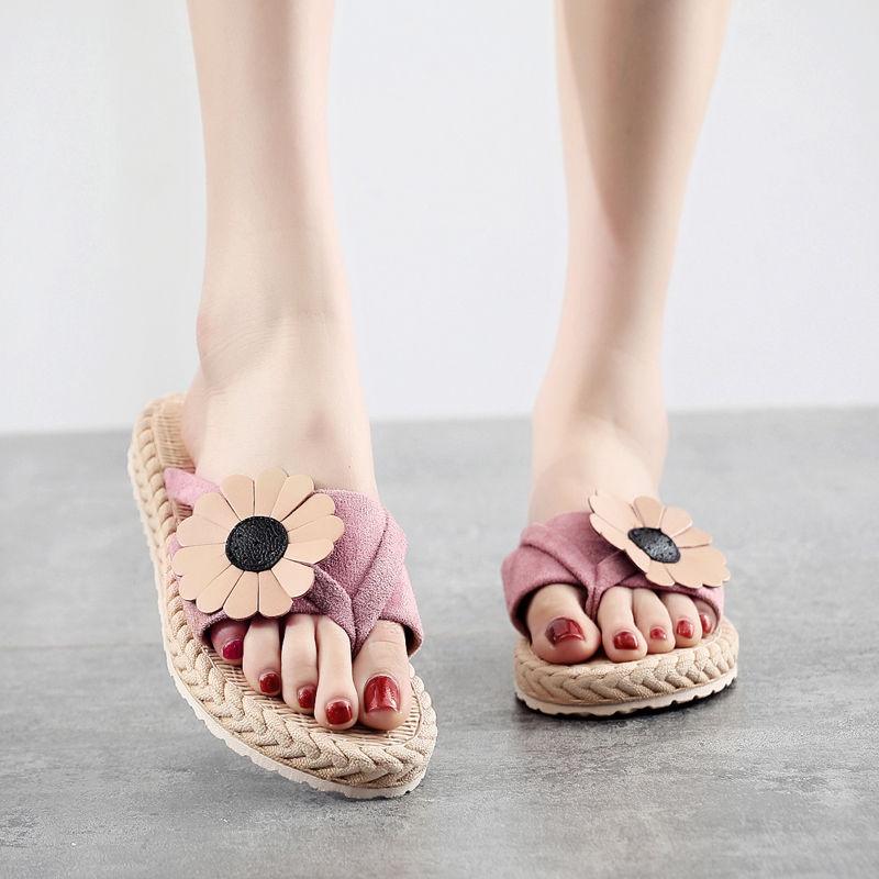 Women's summer's new flat slippers are worn for shopping, beach, beach, flip-flops, flip-flops