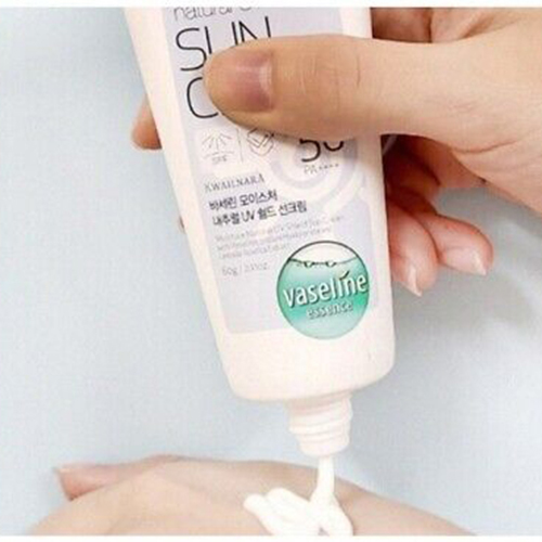 Kem chống nắng ra má kiềm dầu nâng tông nhẹ Kwailnara Moisture Natuaral UV Shield Sun Cream Hàn Quốc 60gr