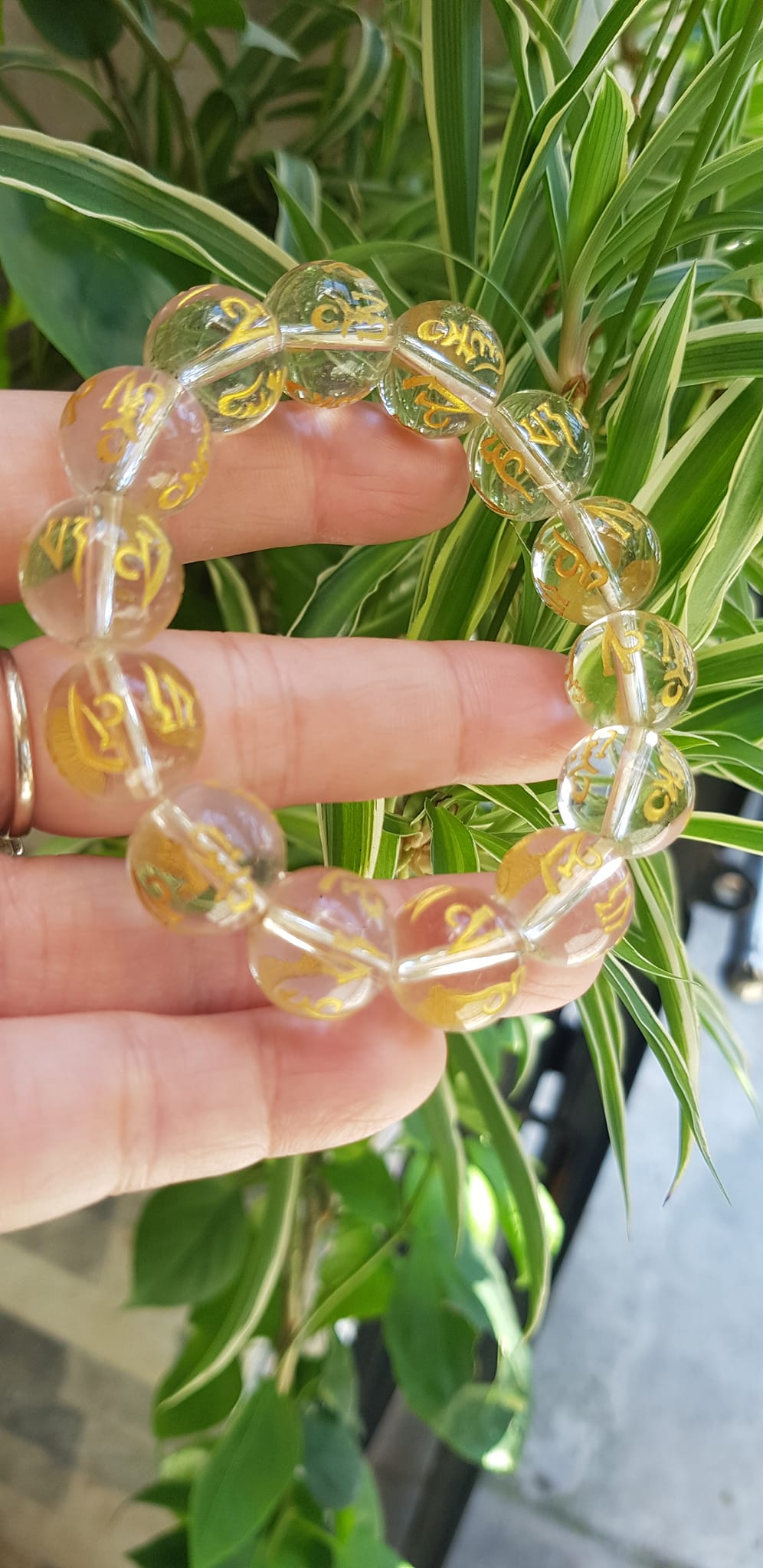 Vòng Tay Nam Màu Trắng khắc chữ Vàng sáng đẹp Size 14mm 14 hạt hợp Các Anh mạng Kim mạng Thủy đeo may mắn ạ