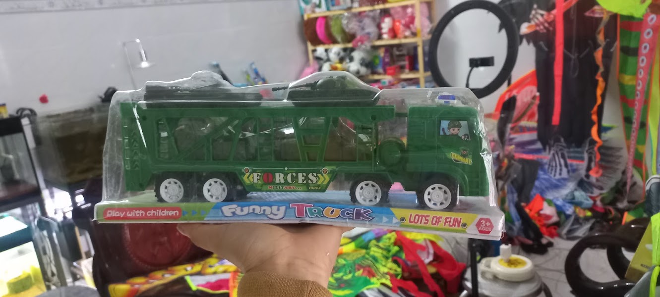 Đồ chơi xe chở xe tăng