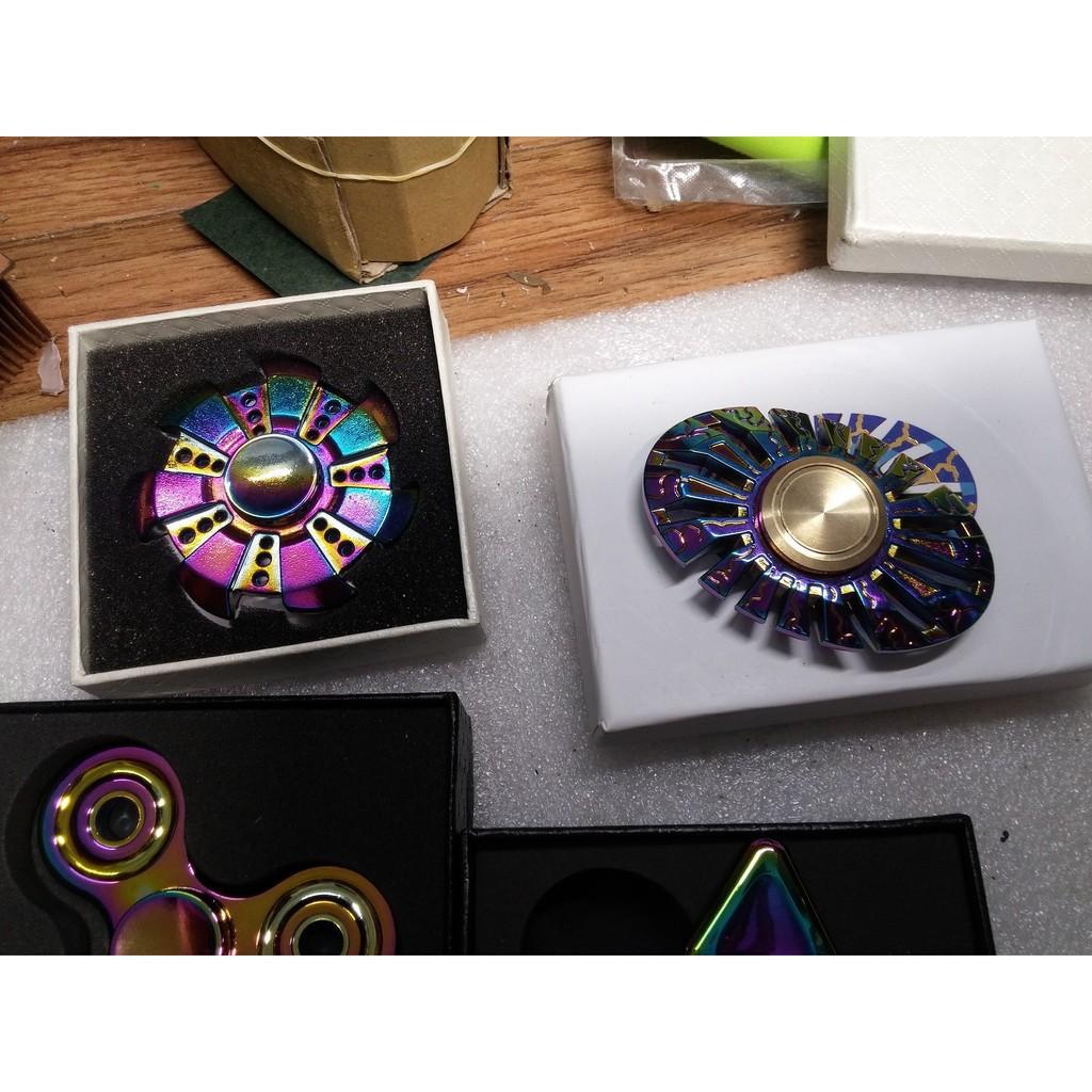 Fidget Spinner kim loại phủ màu đa sắc mã số EE1621 X-13975