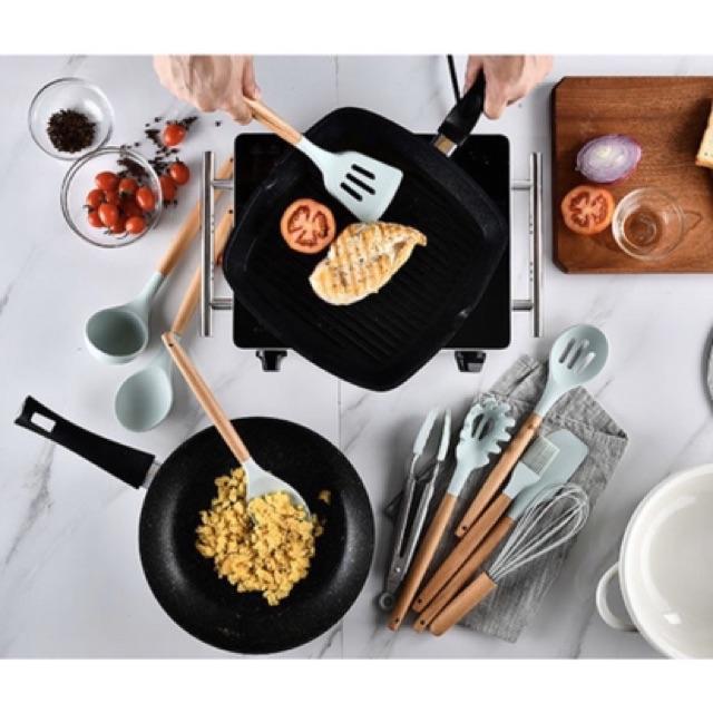 Bộ dụng cụ nhà bếp, nấu ăn làm bánh 11 món bằng silicone chịu nhiệt cao kèm ống đựng