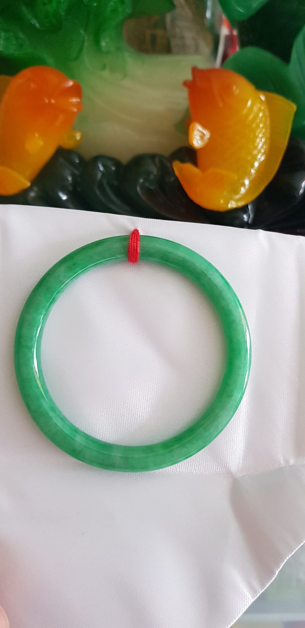 Vòng cẩm thạch Mới Đ Lý 54mm x cọng 7mm Màu xanh ngọc đậm đậu đẹp xinh xắn Nữ mệnh Mộc mệnh Hỏa mệnh Thủy 53kg - 60kg đeo đẹp ạ