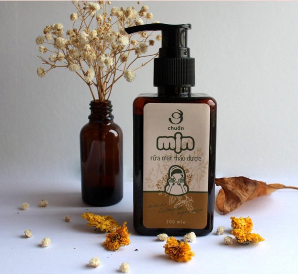Sữa rửa mặt thảo dược An Thái Hưng 200ml - MỊN - Làm sáng mịn giữ ẩm cho da, ngăn ngừa mụn