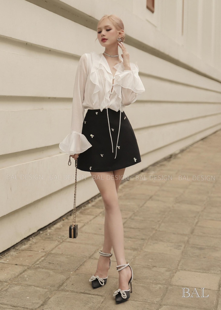 Áo Sơ Mi Cổ Tròn Cao Cấp Kèm Chân Váy Chữ A