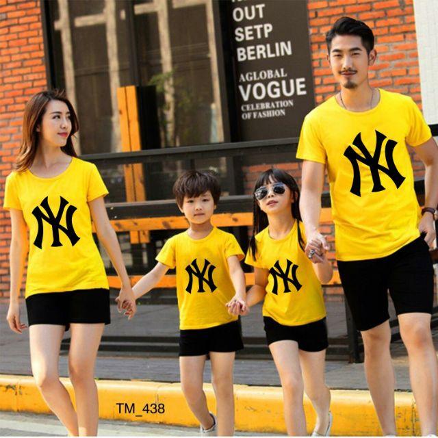Đồ gia đình mẫu mới đẹp chất ngất- quần đen áo vàng in mẫu y hinh