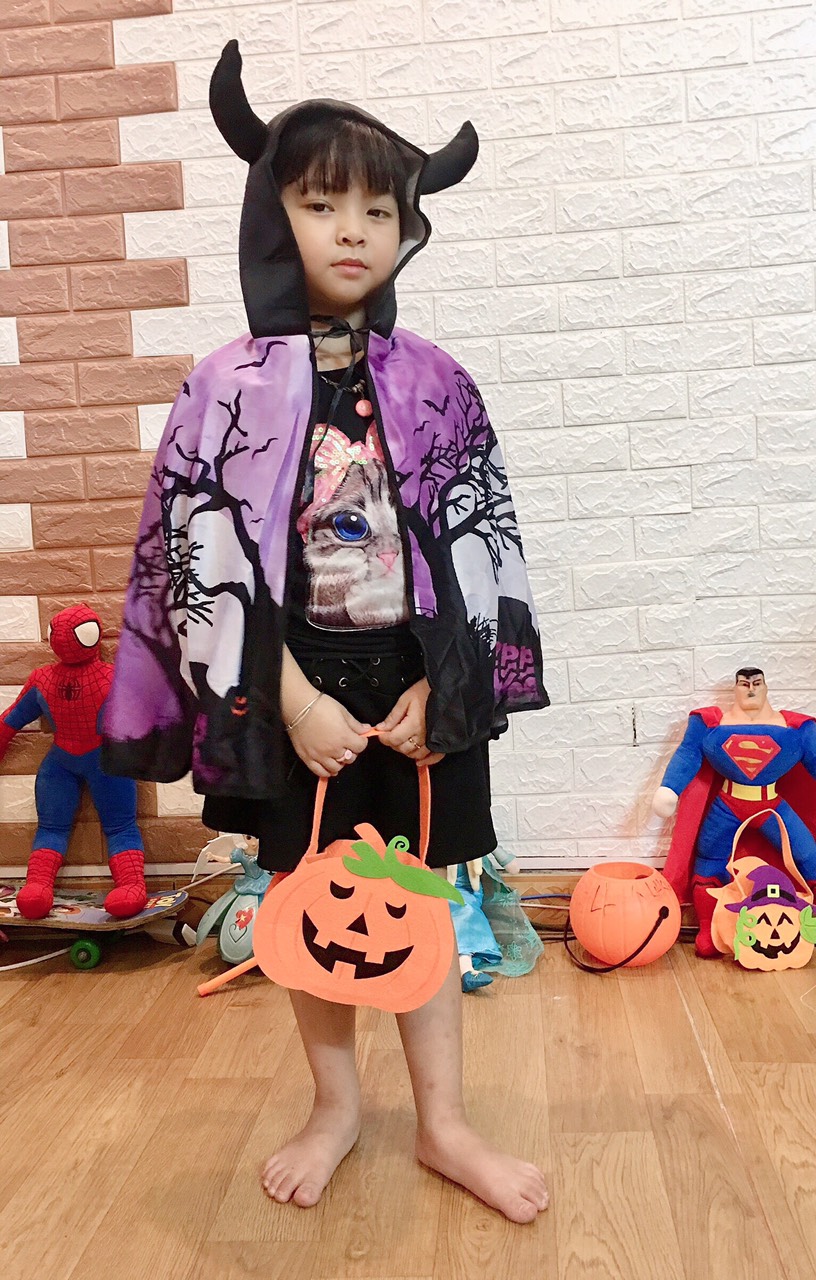 Áo choàng sừng hoá trang halloween