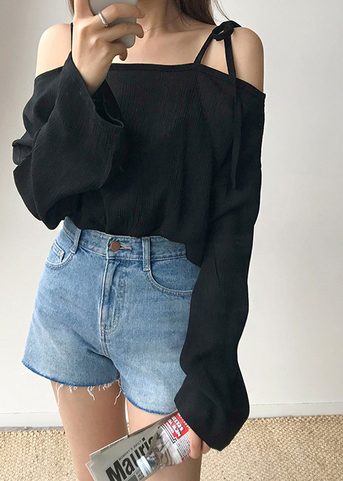 Áo Blouse Hai Dây Trễ Vai