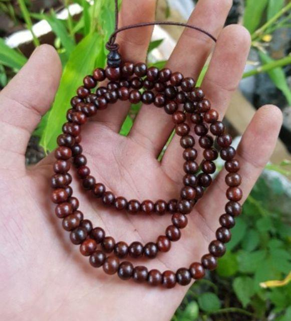 Vòng tay 108 hạt cỡ 5 ly bằng GỖ - TRẮC màu đen nhiều hoặc đỏ nhiều