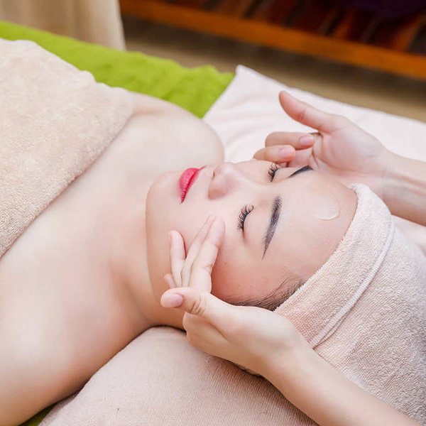 Liệu Trình Massage Mặt Căng Da Kết Hợp Mặt Nạ Yến Mạch