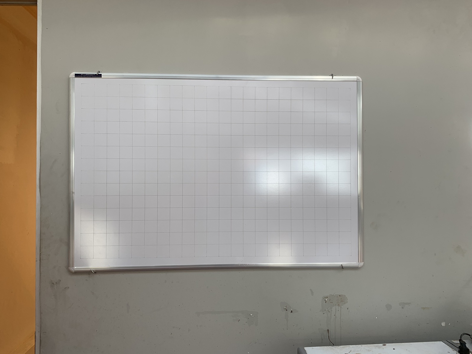 Bảng trắng treo tường PolyTaiwan 60x100cm - Kẻ ô ly vuông 5cm