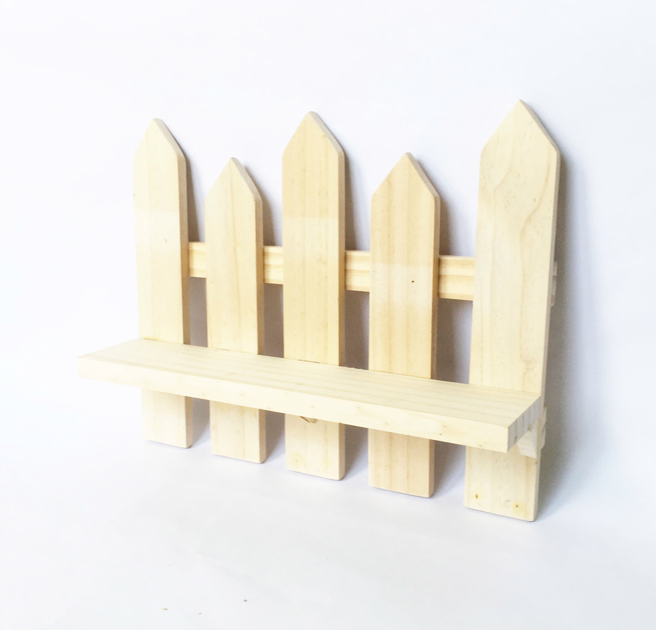 Kệ đa năng Kệ gỗ treo tường trang trí hình hàng rào gỗ thông KT D32xC25cm