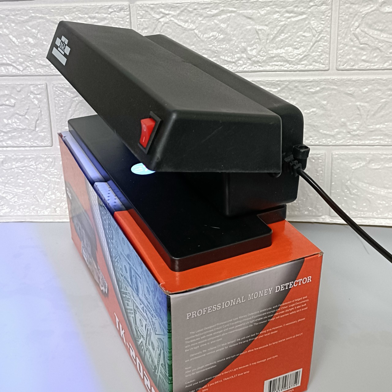 Đèn Soi Tiền Giả Để Bàn 2 Ống Đèn UV