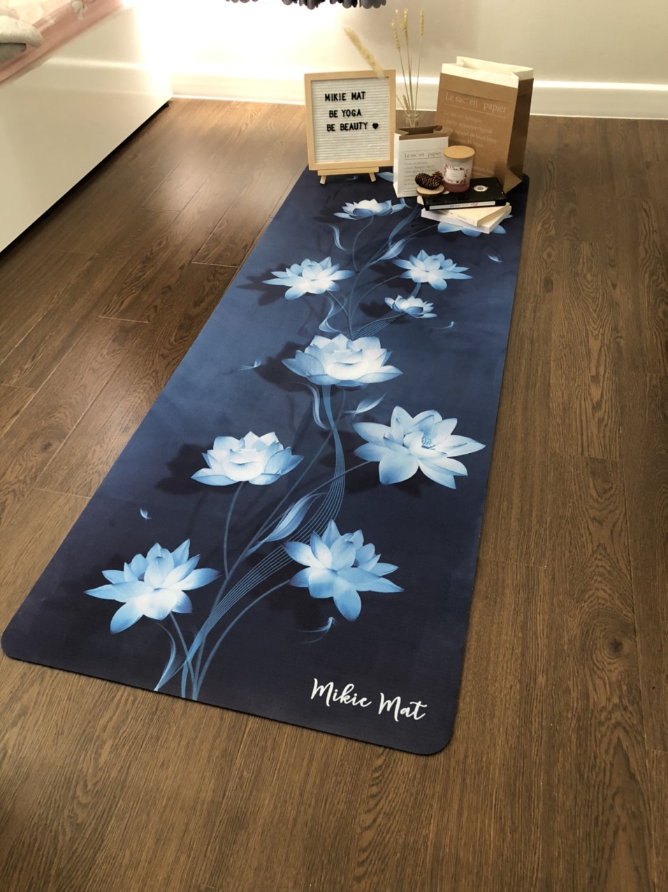 Thảm yoga Mikie Mat Suede Natural Yoga Mat Vải Da Lộn Cao su tự nhiên thấm hút mồ hôi Hoạ tiết Sen Navy