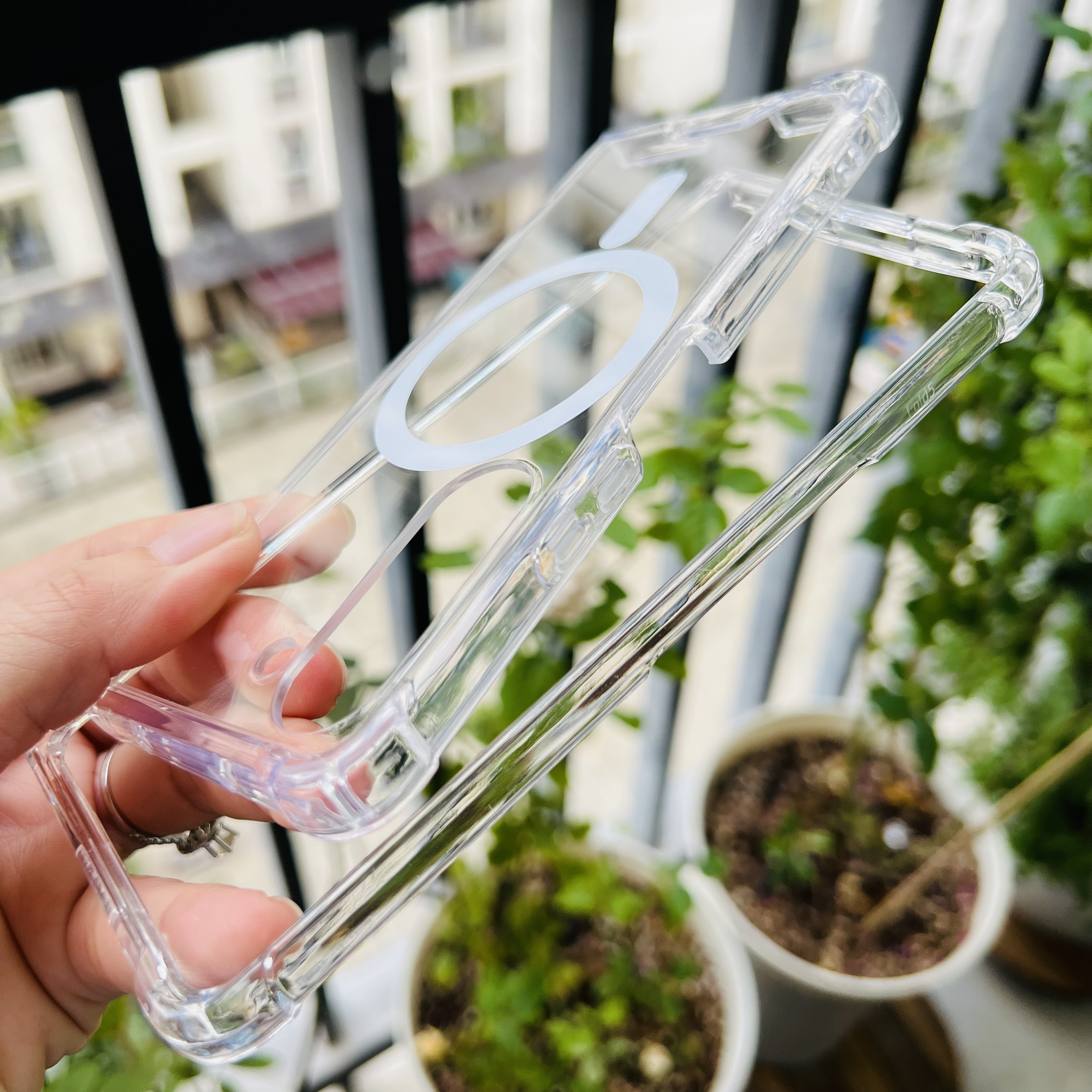 Ốp lưng cho Galaxy Z Fold 5 Likgus trong suốt có sạc không dây- hàng chính hãng