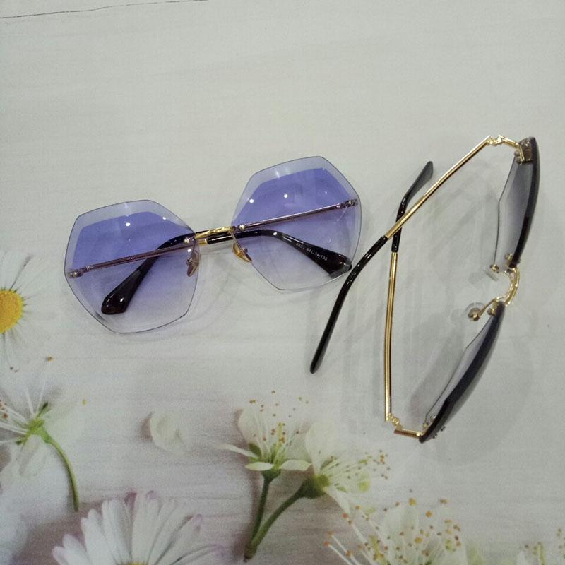 Kính lục giác hình ốc chống tia UV hồng