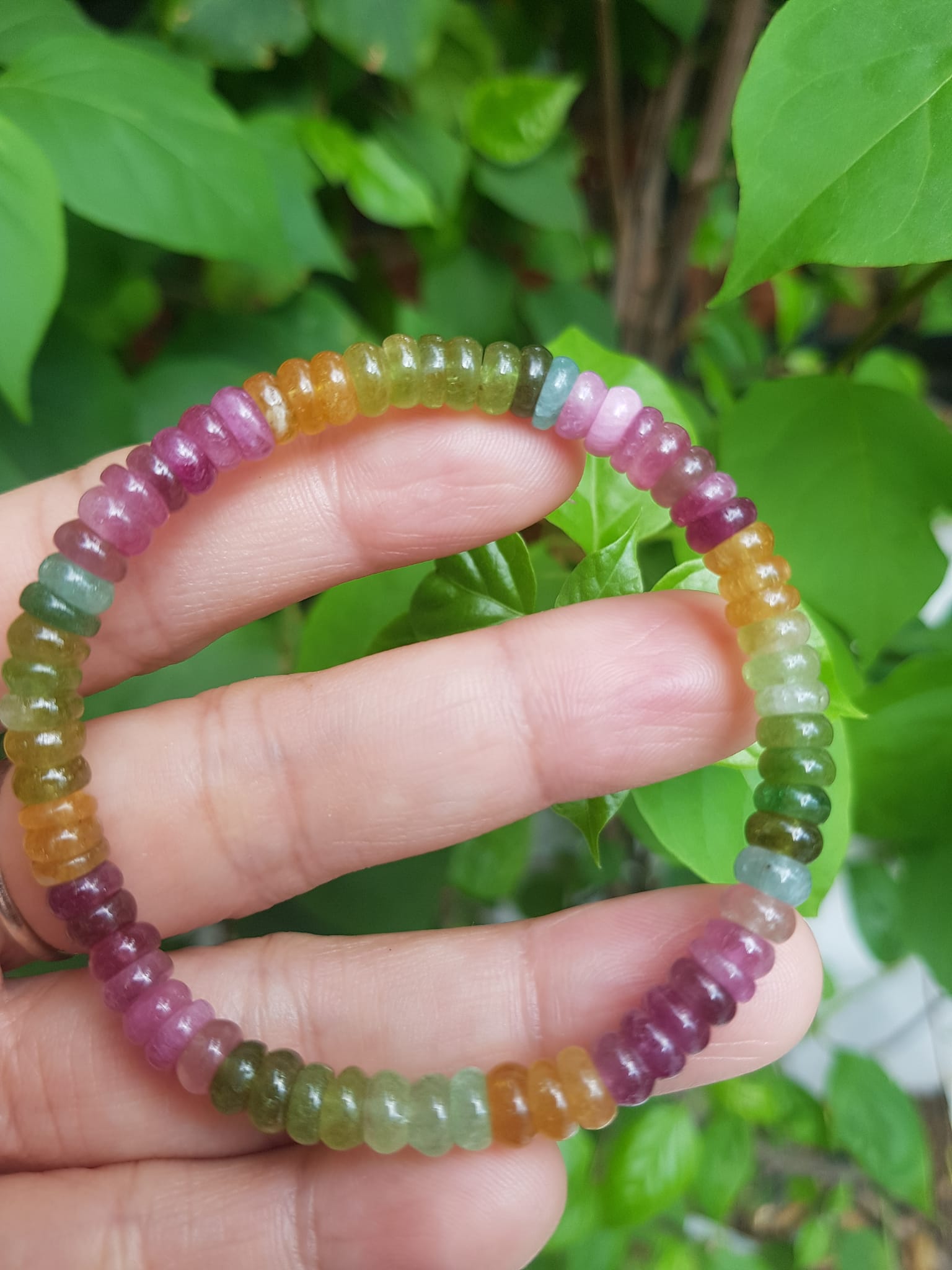 Vòng Tay Phong thủy may mắn Chất liệu Đá Tourmaline bánh xe đẹp tự nhiên màu đẹp Nữ tất cả các mệnh đeo vừa đẹp vừa xinh tốt cho sức khỏe ạ