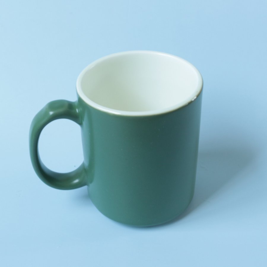 Ly / cốc gốm xanh lục lòng trắng có quai - Green ceramic mug