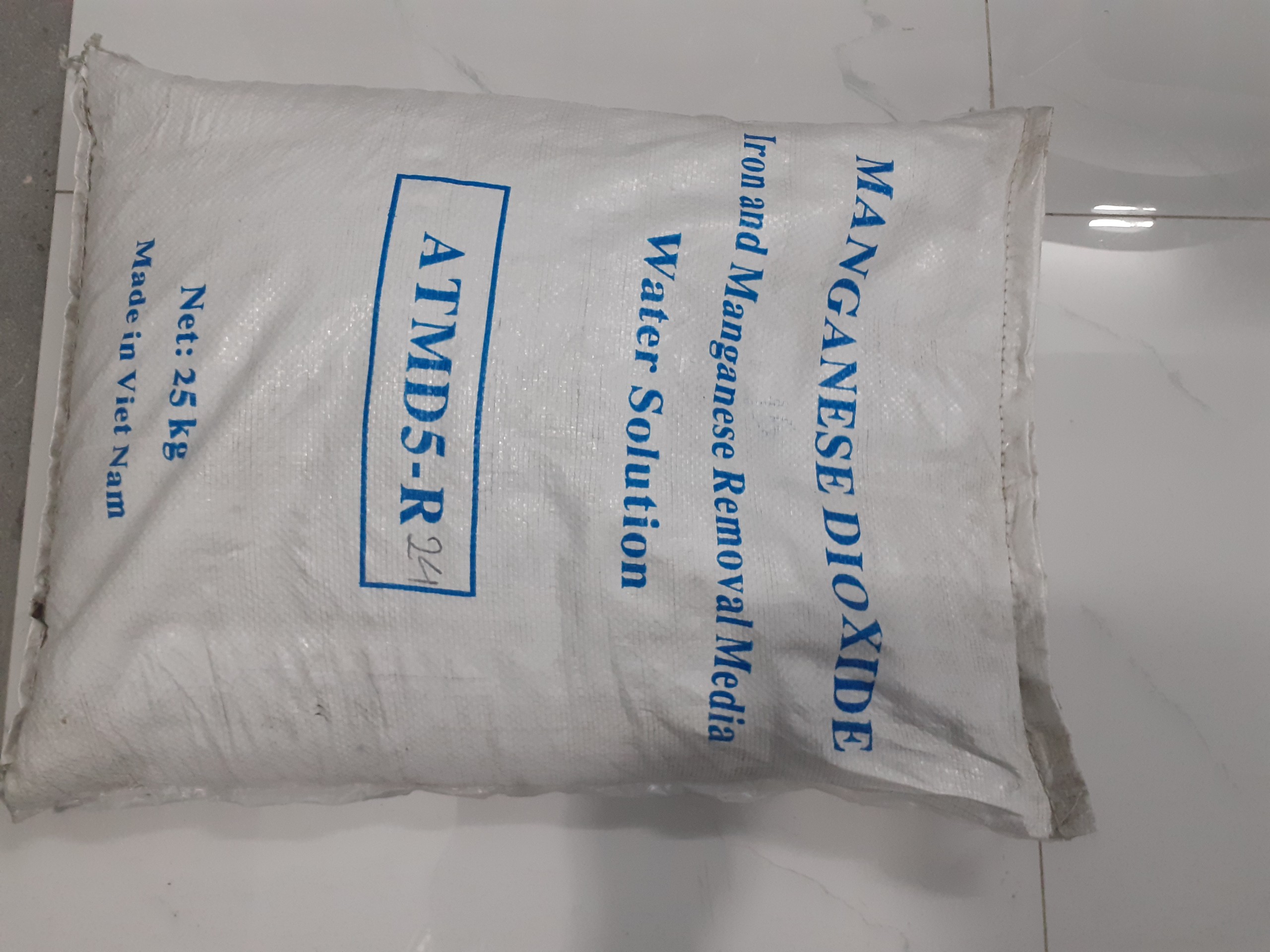 1 ký cát mangan lọc nước vật liệu lọc