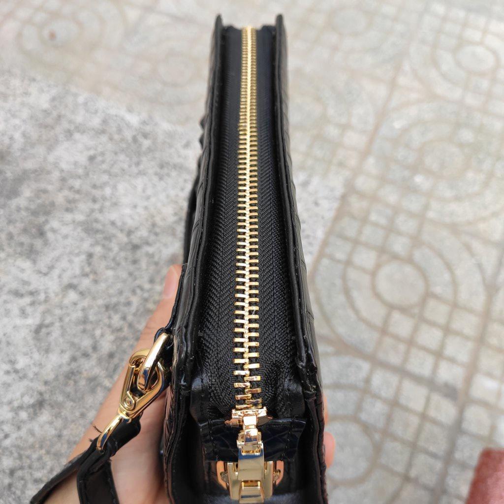 Clutch cầm tay gai lưng cá sấu rất đẹp
